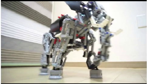 机器小象和蛇的表演