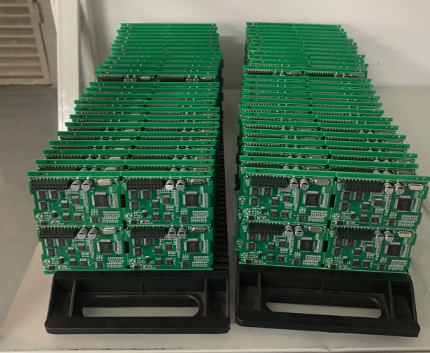 PCB线路板尺寸和表面贴装的使用 PCB线路板尺寸和表面贴装的使用