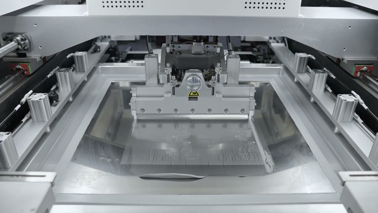 使用模板打印机在 PCB 上涂覆锡膏进行 SMT 组装