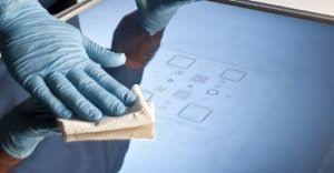 清洁模板以保持 SMT 组装的性能