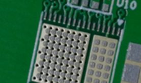 模板微调后，将焊膏涂在微型 SMD 焊盘上。