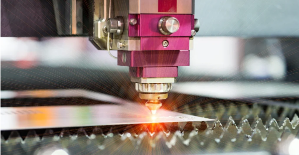 用于在 PCB 制造中创建精确埋孔的激光钻孔工艺