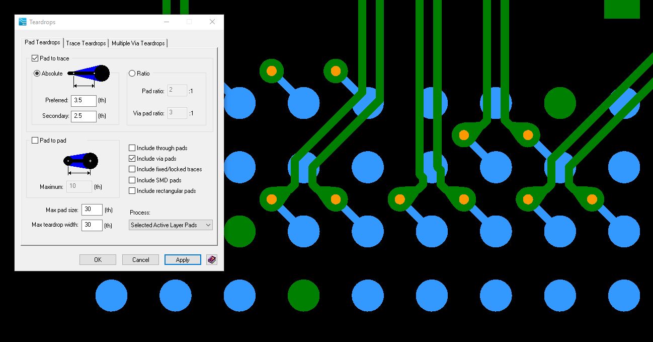 显示弯曲走线和泪滴形过孔的柔性 PCB 设计规则