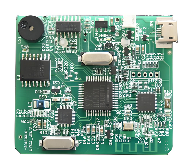 采用高密度互连技术的紧凑型 ECU PCB，适用于汽车应用。